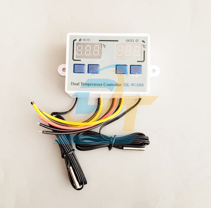 Bộ điều khiển nhiệt độ kỹ thuật số 10A 110-220V XK-W1088