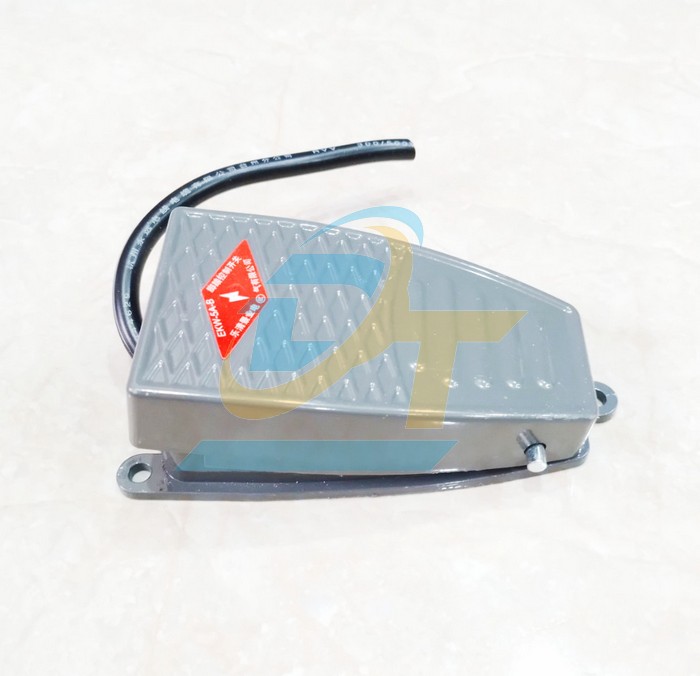 C&ocirc;ng tắc b&agrave;n đạp 5A 220V EKW-5A-B