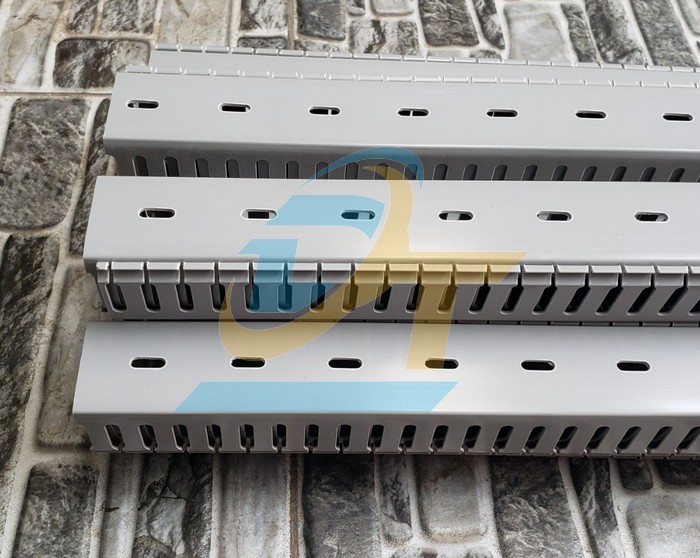 M&aacute;ng nhựa răng lược 45x45x1700mm  VietNam | Gi&aacute; rẻ nhất - C&ocirc;ng Ty TNHH Thương Mại Dịch Vụ Đạt T&acirc;m