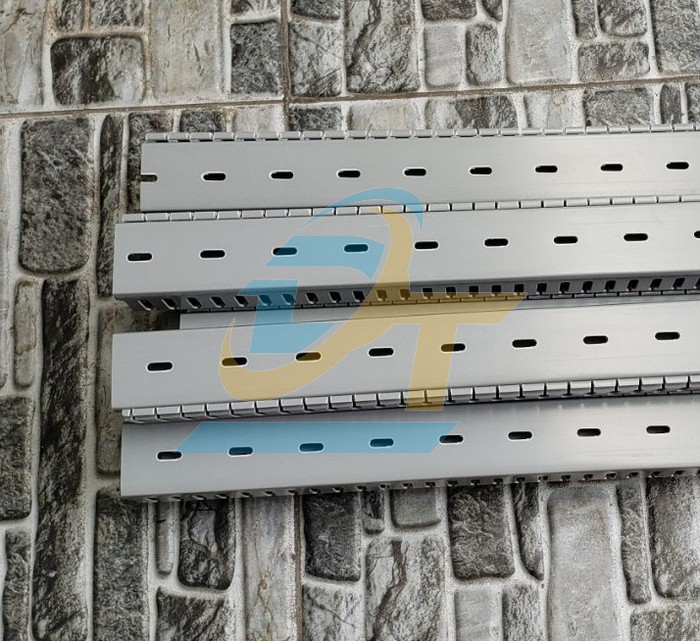 M&aacute;ng nhựa răng lược 45x45x1700mm  VietNam | Gi&aacute; rẻ nhất - C&ocirc;ng Ty TNHH Thương Mại Dịch Vụ Đạt T&acirc;m