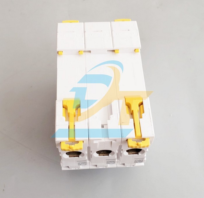 Cầu dao tự động MCB Acti9 3P 50A 6kA Schneider A9K24350 A9K24350 SCHNEIDER | Giá rẻ nhất - Công Ty TNHH Thương Mại Dịch Vụ Đạt Tâm