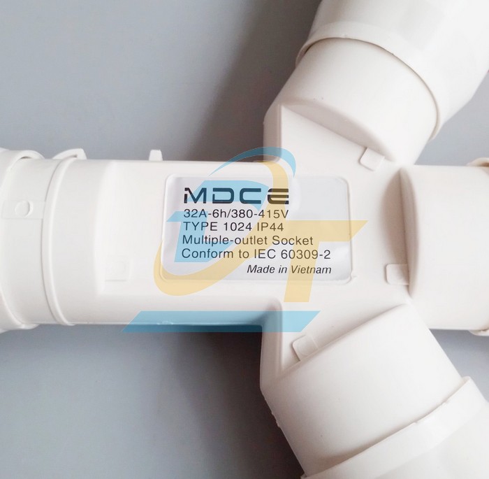Ổ cắm công nghiệp 4P-32A-415V IP44 chia 3 MDCE-MD1024 MD1024 VietNam | Giá rẻ nhất - Công Ty TNHH Thương Mại Dịch Vụ Đạt Tâm