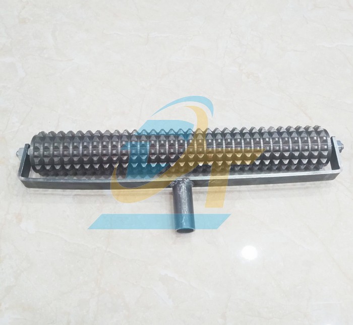 Con lăn tạo nh&aacute;m gai bề mặt b&ecirc; t&ocirc;ng 400mm (K&egrave;m c&aacute;n 1m)  VietNam | Gi&aacute; rẻ nhất - C&ocirc;ng Ty TNHH Thương Mại Dịch Vụ Đạt T&acirc;m