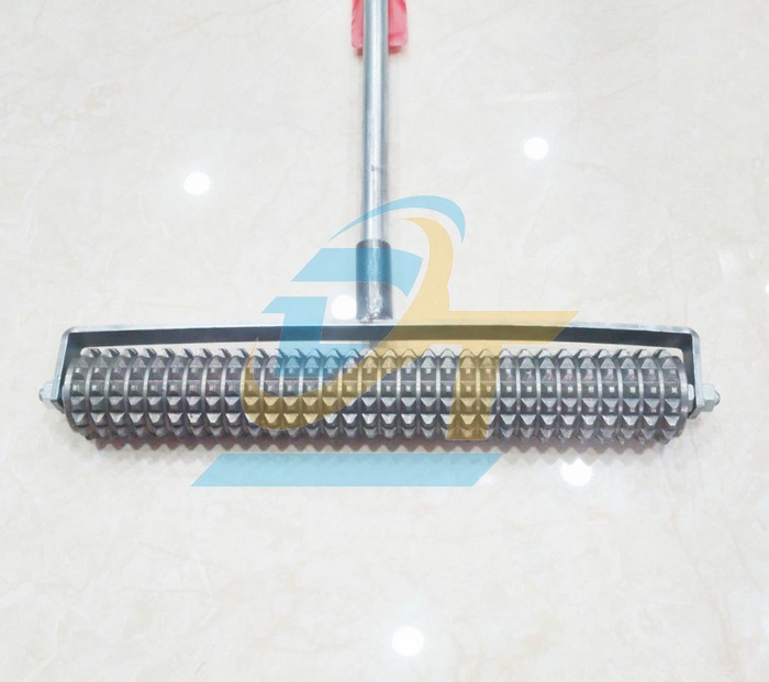 Con lăn tạo nh&aacute;m gai bề mặt b&ecirc; t&ocirc;ng 400mm (K&egrave;m c&aacute;n 1m)  VietNam | Gi&aacute; rẻ nhất - C&ocirc;ng Ty TNHH Thương Mại Dịch Vụ Đạt T&acirc;m