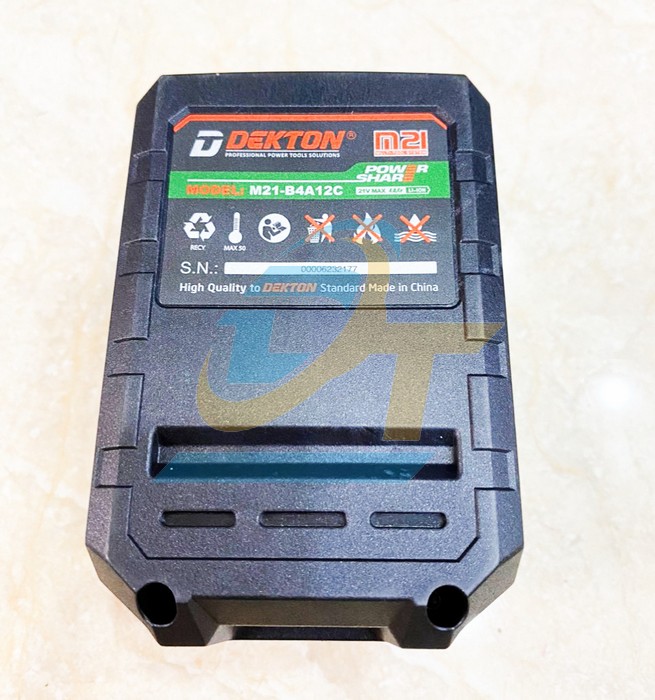 Pin Li-ion 21V 4.0Ah Dekton M21-B4A12C  DEKTON | Giá rẻ nhất - Công Ty TNHH Thương Mại Dịch Vụ Đạt Tâm